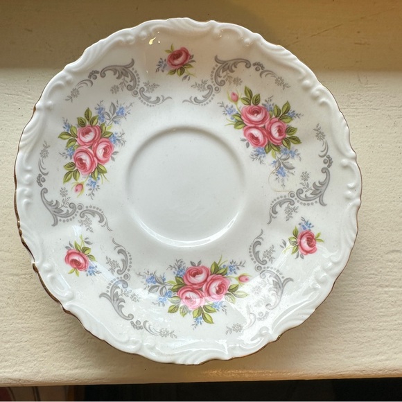 Royal Albert teacup and saucer. Very good condition. Tranquility pattern - Picture 6 of 6